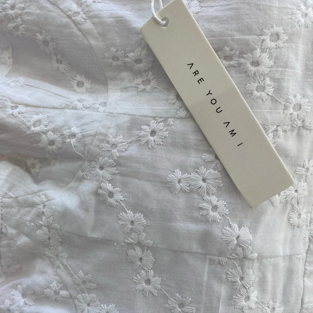 Are You Am I - Laeta Dress - White eyelet dress - Picture 2 of 5